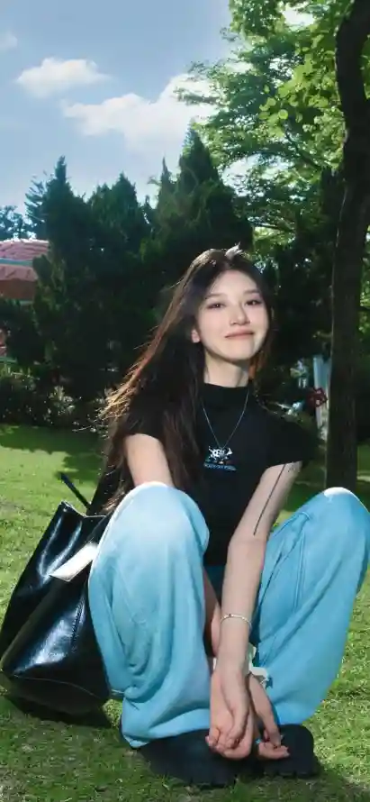 男人亚洲色天堂：互联网热词背后的流量逻辑与安全思考